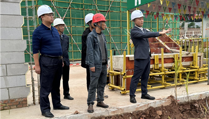 向誠(chéng)、石鎮(zhèn)槐暗訪工程項(xiàng)目建設(shè)和企業(yè)運(yùn)營(yíng)管理工作